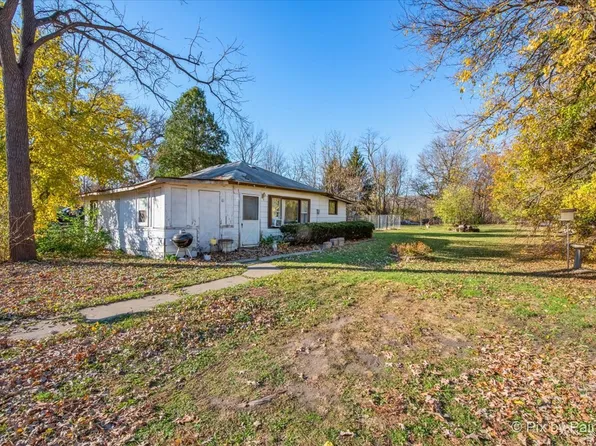 3004 Grove Ln, Cary, IL 60013