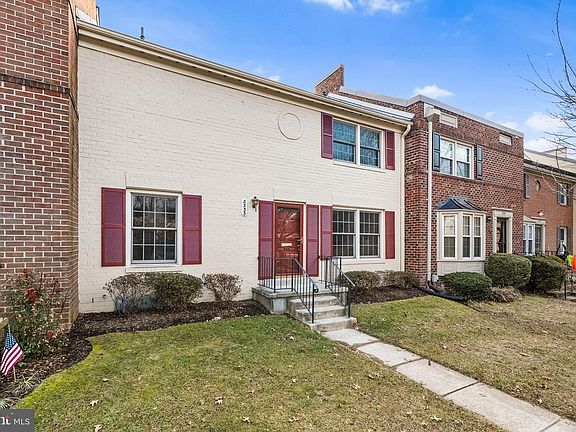 3rd image of 8333 Garfield Ct