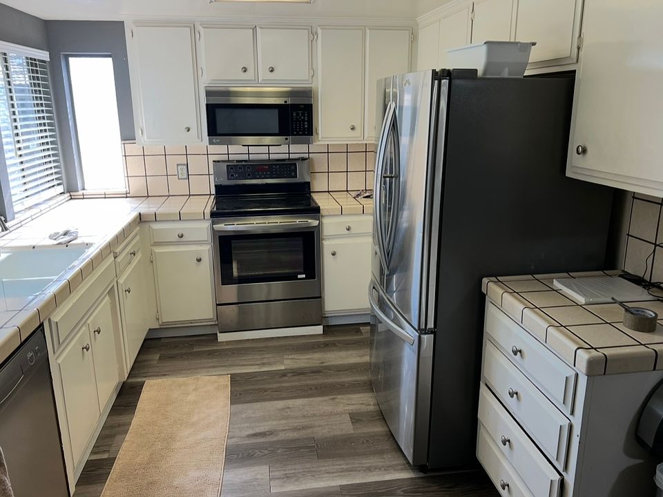 2nd image of 312 W Century Blvd