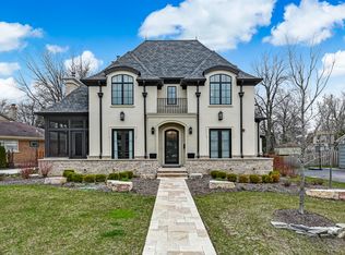 404 Ridge Ave, Clarendon Hills, IL 60514