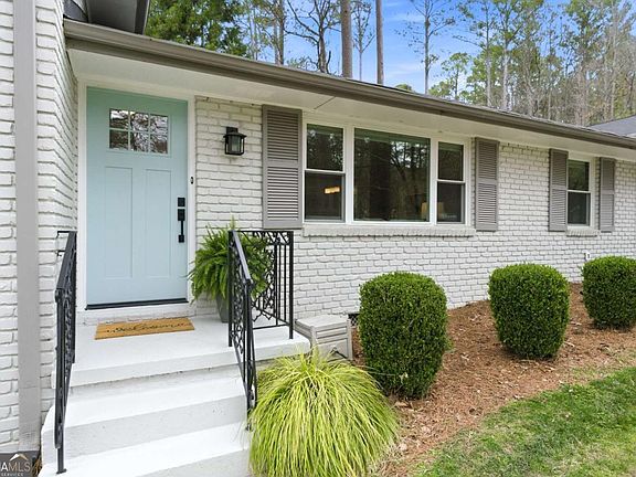 5th image of 2878 Blackwood Rd