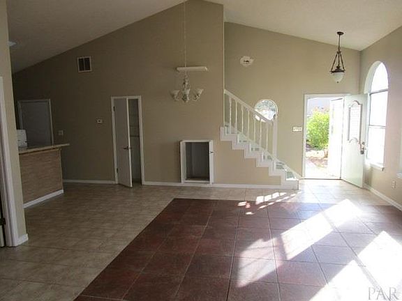 4th image of 1100 Nestling Dr