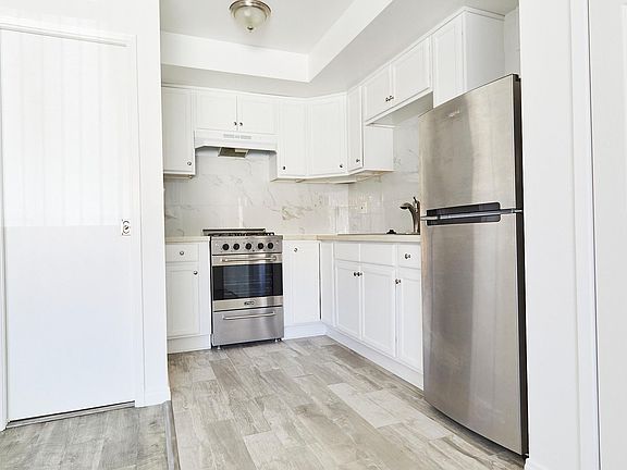 2nd image of 4061 Lafayette Pl #A1