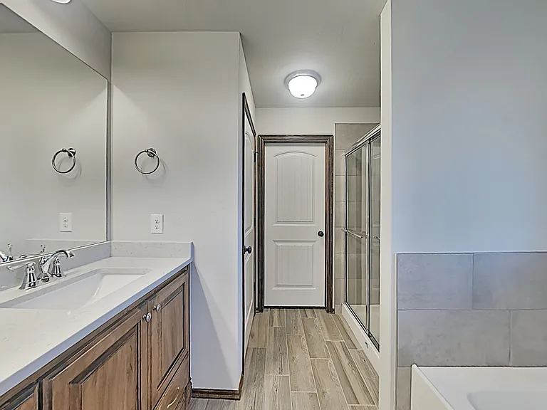 7050 Richardson Ct — Photo 11