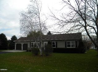 101 W Phil Pkwy, Forreston, IL 61030