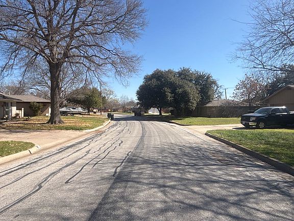 2nd image of 7428 Overhill Rd