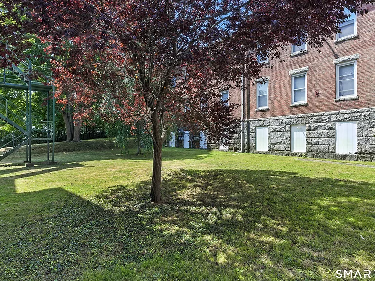 156 Garfield Ave — Photo 11