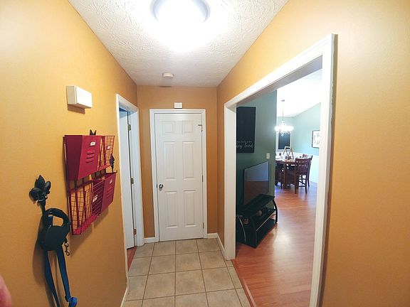 5th image of 617 Liverpool Ln