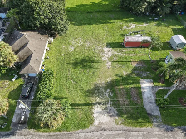 6919 Palm Garden Street, Jupiter, FL 33458