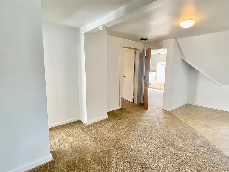603 W Cross St — Photo 15