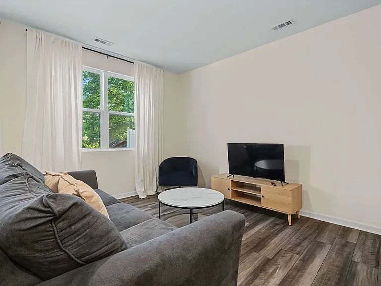 1005 Dakine Dr — Photo 12