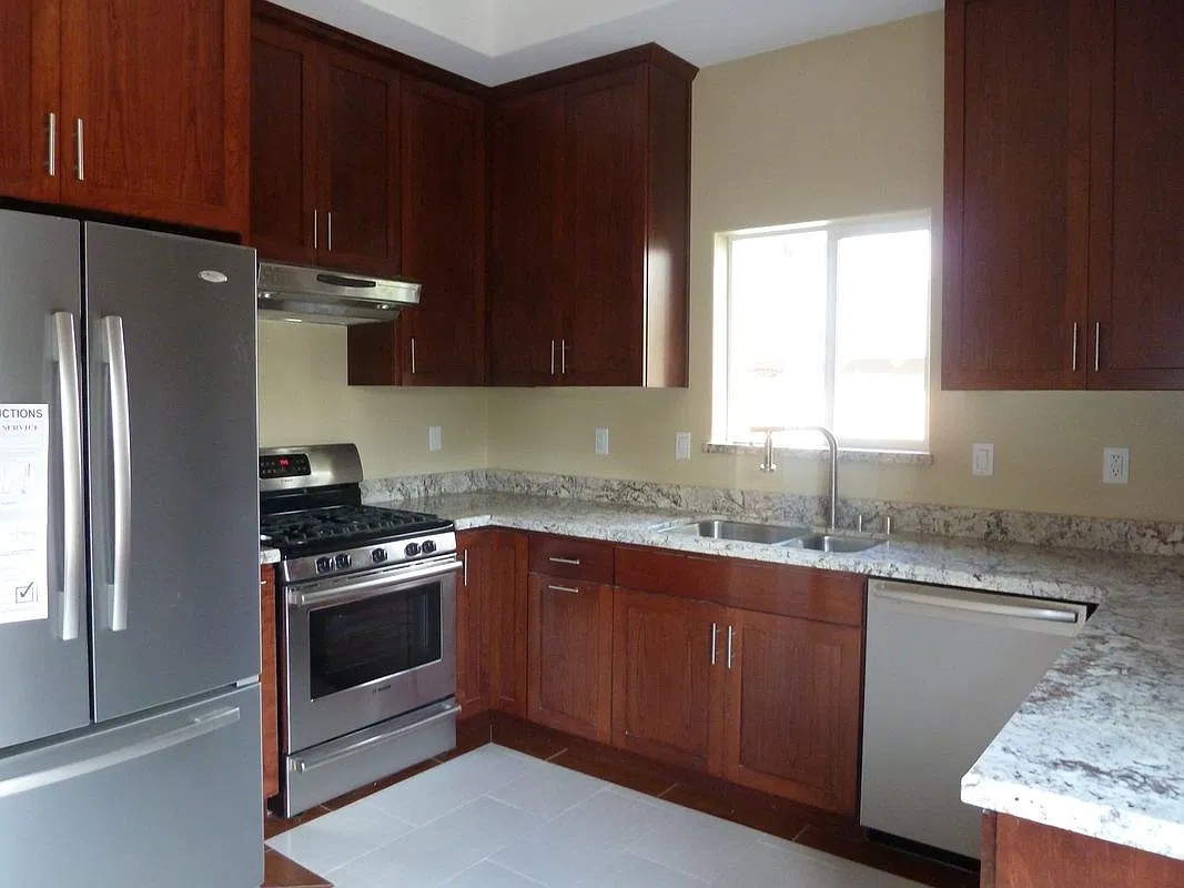 2 bed, 2.0 bath, 837 sqft, $3,500 — Photo 2