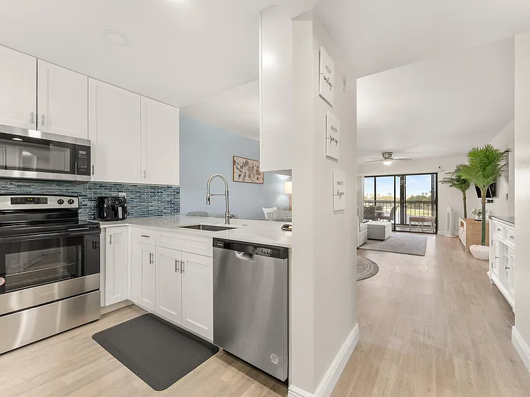 14500 Stirling Way #403 — Photo 5