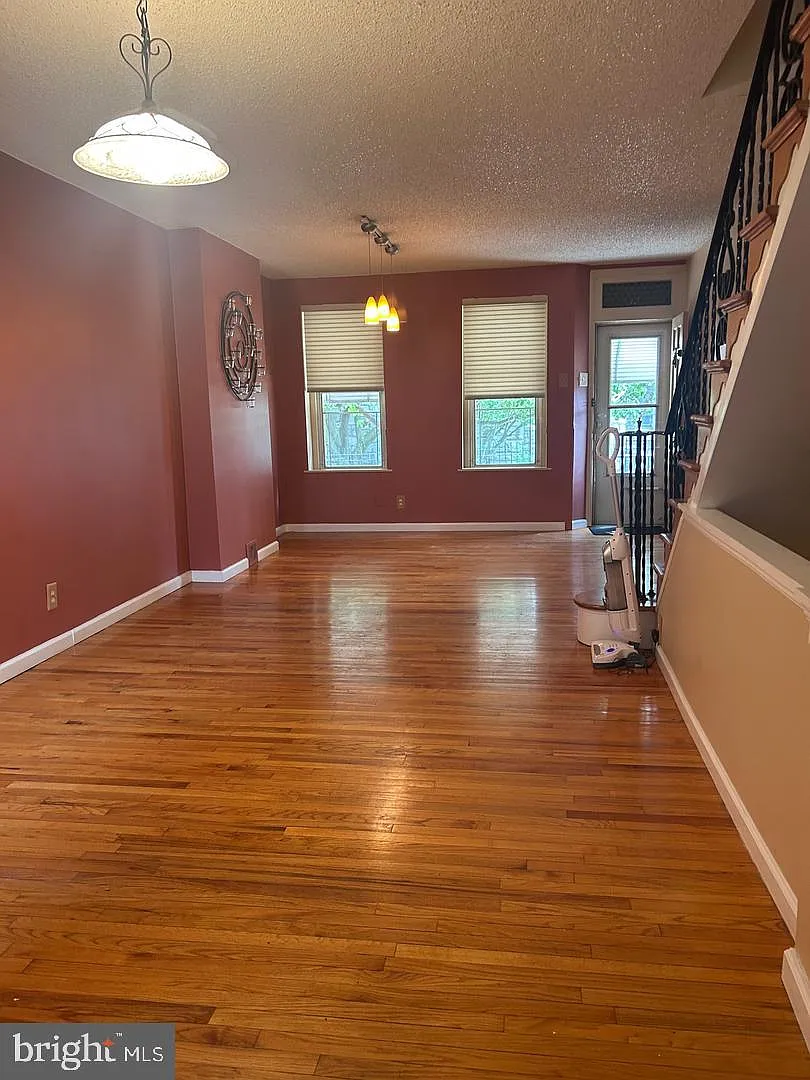 2 bed, 1.0 bath, 830 sqft, $1,650 — Photo 4