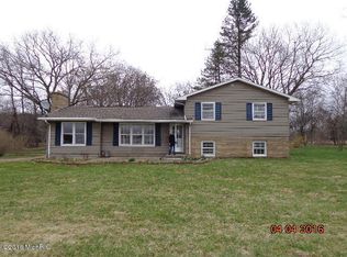 13528 Helmer Rd S, Battle Creek, MI 49015