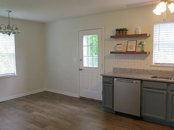 4th image of 2156 Bradley St