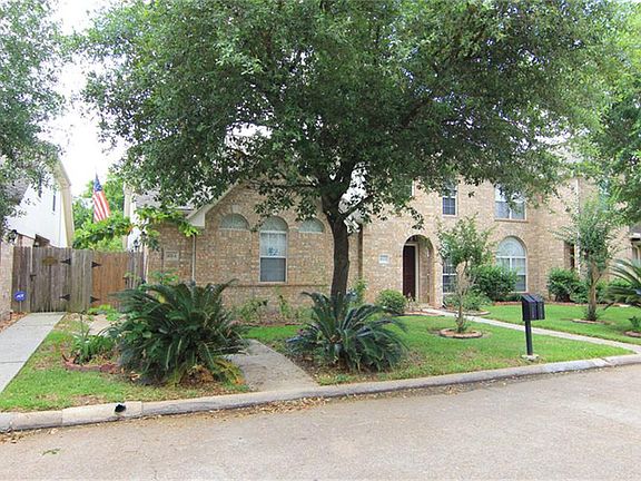  Lots of Mature trees