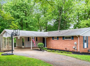 5115 Pumphrey Dr, Fairfax, VA 22032