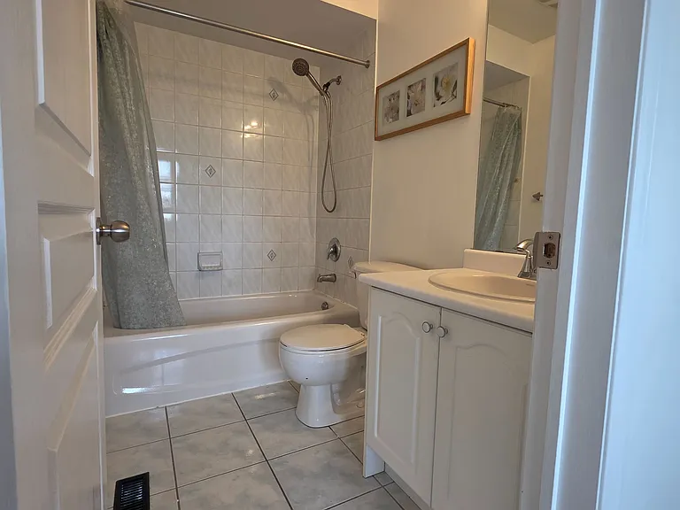 98 Birdstone Cres — Photo 10