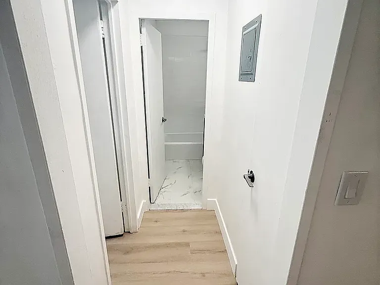 77 W 55th St #10H — Photo 9