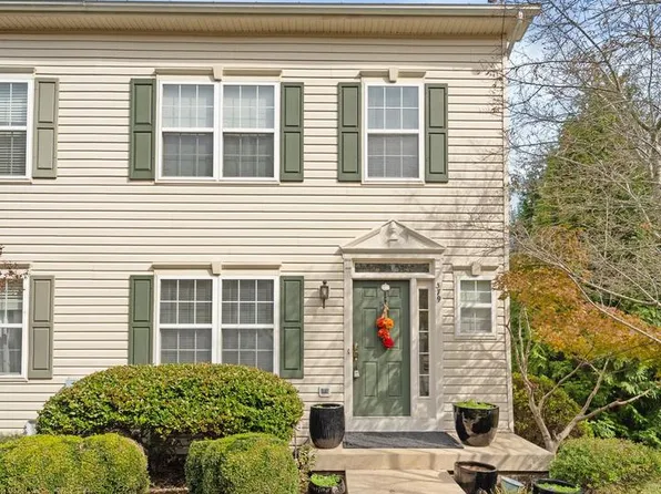 379 Cambridge Pl, Prince Frederick, MD 20678