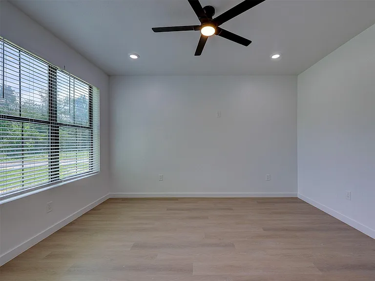 230 Brown St #B — Photo 3