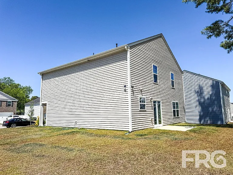 1313 Riverstone Dr — Photo 3