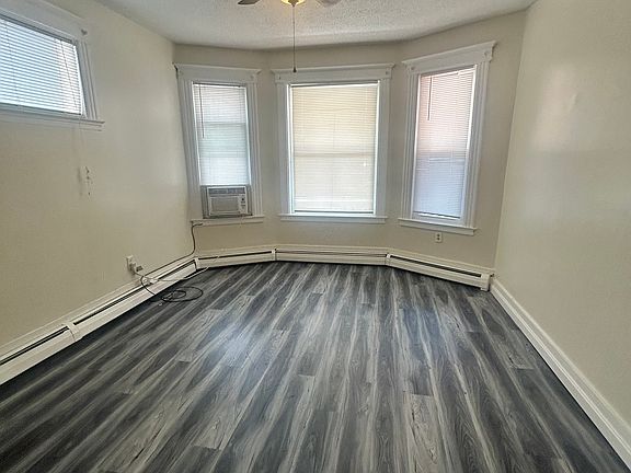 5th image of 34 Barker St #1