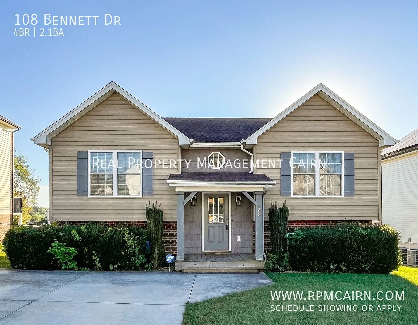 4 Bedroom In the Heart of New Town Community — Photo 1