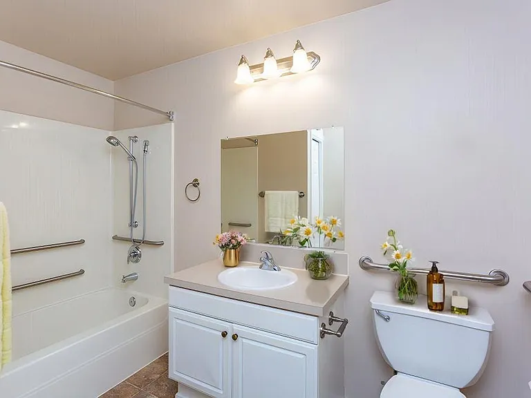 The Vineyards Apartments - Bremerton, WA. — Photo 15
