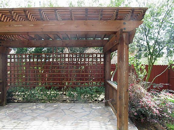 Nothing like Houston weather in the spring! Sit out under the arbor in go on a mental vacation. Very private backyard full fenced and landscaped for serenity.