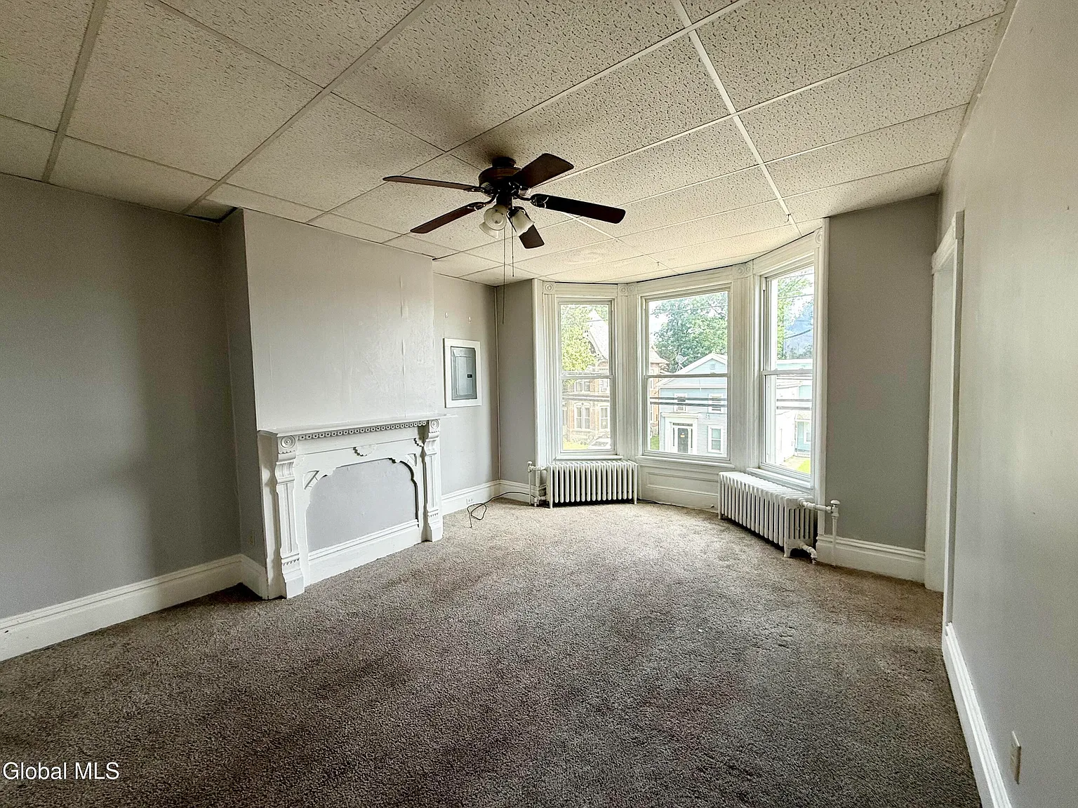 3 bed, 1.0 bath, 1100 sqft, $1,400 — Photo 4