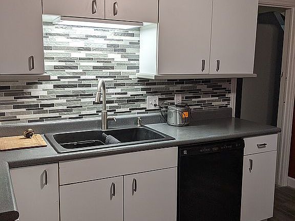5th image of 2823 E Allerton Ave