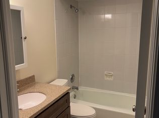 1214 Timber Pl APT 2B, New Lenox, IL 60451
