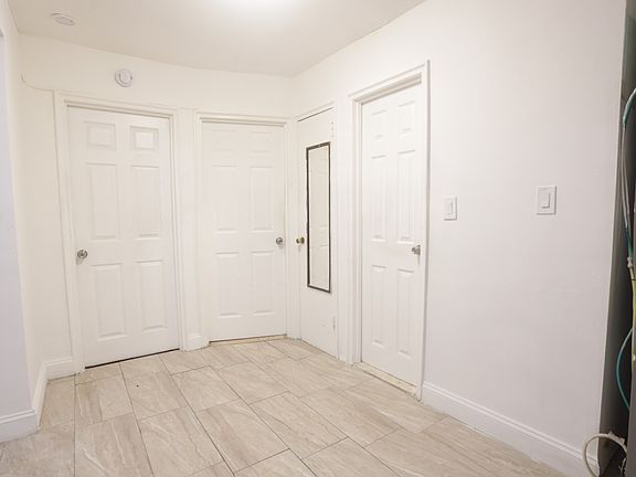 3rd image of 3529 Laconia Ave