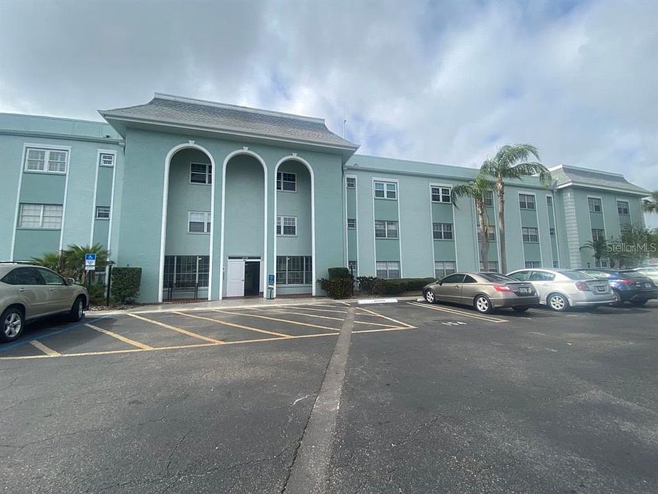 1706 Belleair Forest Dr APT 128, Belleair, FL 33756 | Zillow