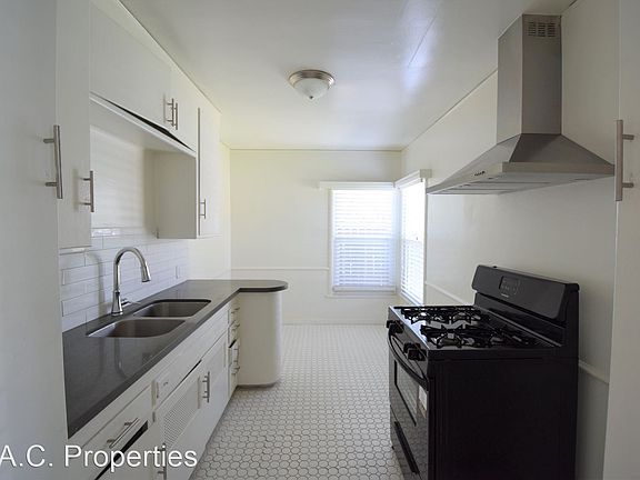 4th image of 4755 Kraft Ave
