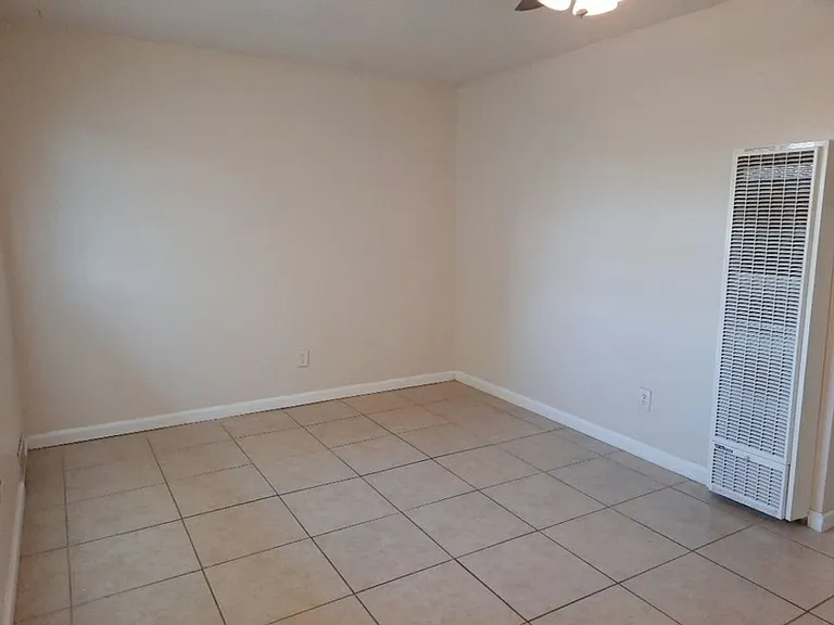 560 Estancia Dr NW — Photo 10