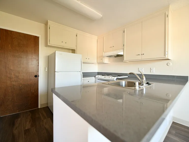 65 Thornton St — Photo 11