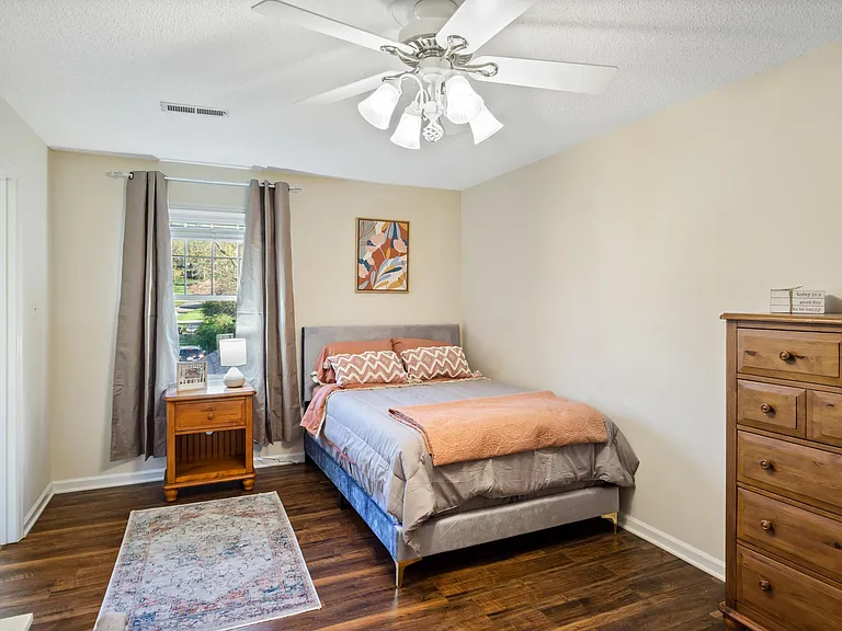 10425 Ravenbrook Ln — Photo 30