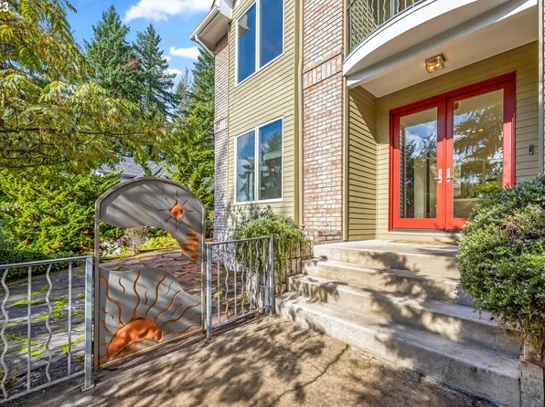 5108 Solar Heights Dr, Eugene, OR 97405