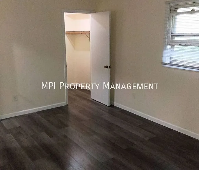 9519 W Bradley Rd — Photo 8