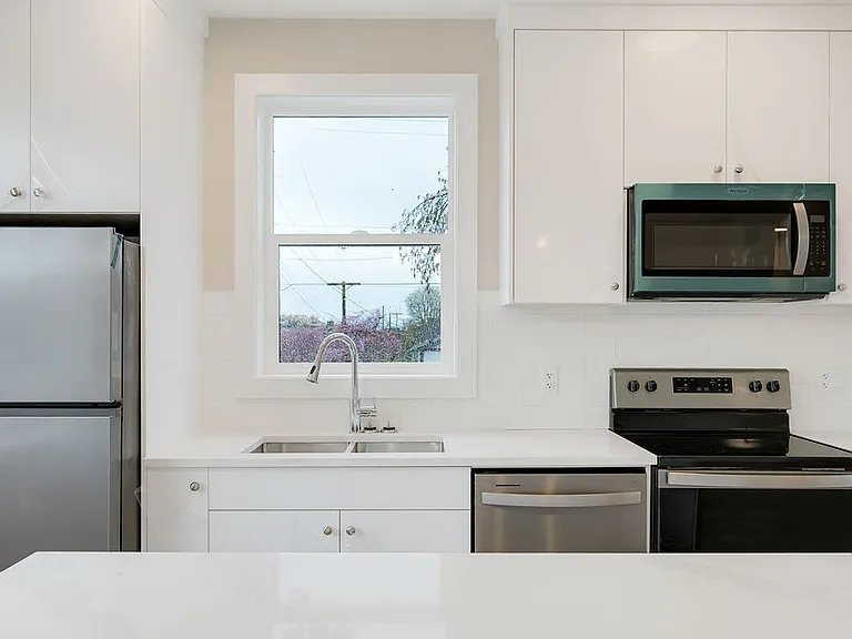 710 Catherine St — Photo 27
