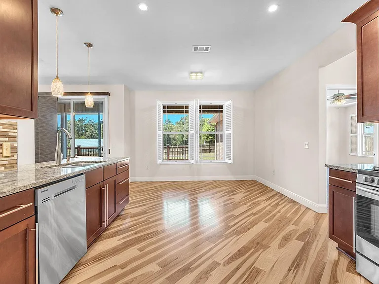 4782 Primrose St — Photo 13