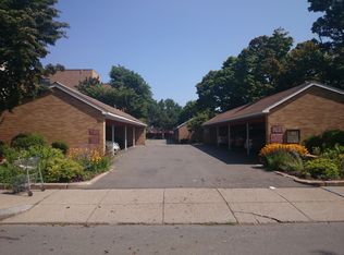 41 Centre St APT 105, Brookline, MA 02446