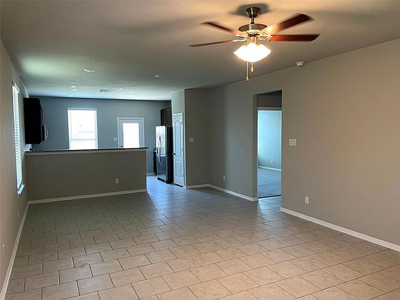 3rd image of 25530 Valverdant Ct