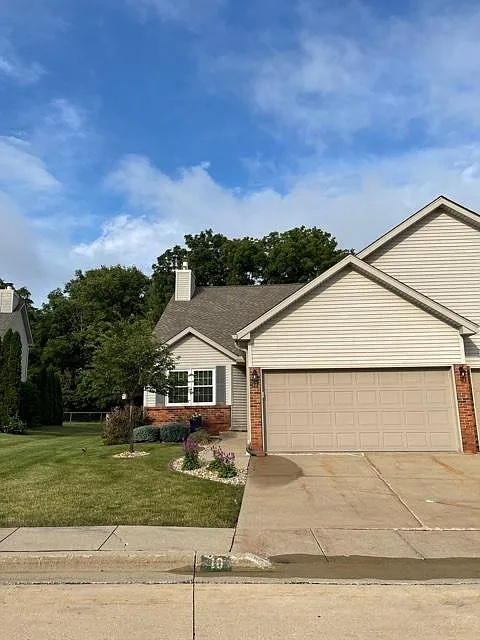 10 Crystal Ct photo 1
