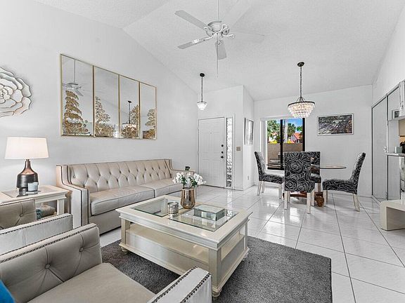 3rd image of 10 Via De Casas Sur #104