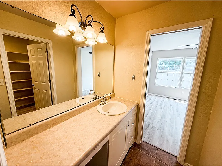 4007 Balmoral Dr — Photo 27