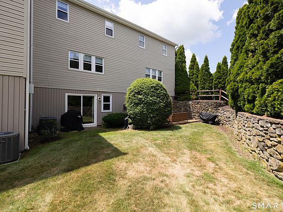 5th image of 24 East Gate Lane #24